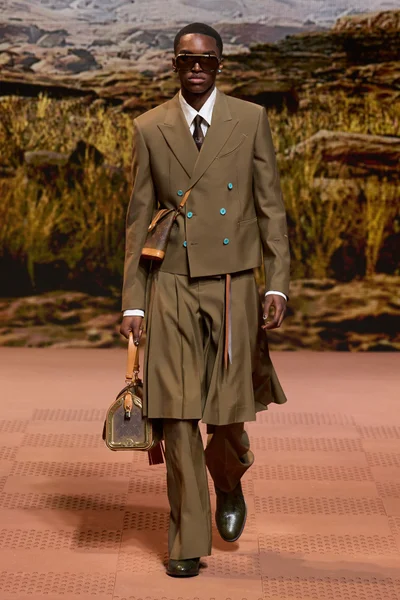 Look 8